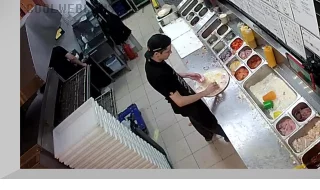 Webcam in the pizzeria «Dodo Pizza» on Kosmonavtov Avenue, Yekaterinburg