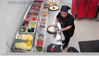 Webcam in the PizzaFabrika pizzeria on Lomonosov Street, Severodvinsk