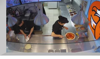 Webcam at the Dodo Pizza pizzeria on 1st Mashinostroeniya Street, Moscow