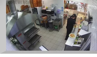 Webcam at the Dodo Pizza pizzeria on Moskovskaya Street, Saratov