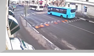 Webcam at the intersection of Oranzhereynaya and Malaya streets, Pushkin