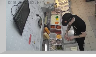 Webcam in the pizzeria «Dodo Pizza» on Ust-Kurdyumskaya street, Saratov