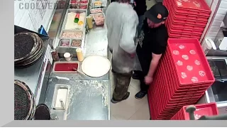 Webcam in the pizzeria «Dodo Pizza» on Voroshilova Street, Serpukhov